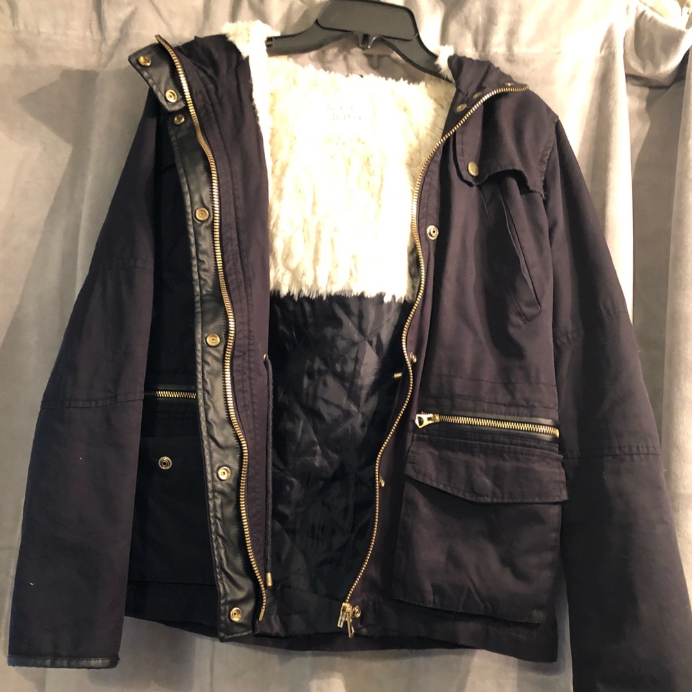🌸 Navy winter jacket with fuzz hood